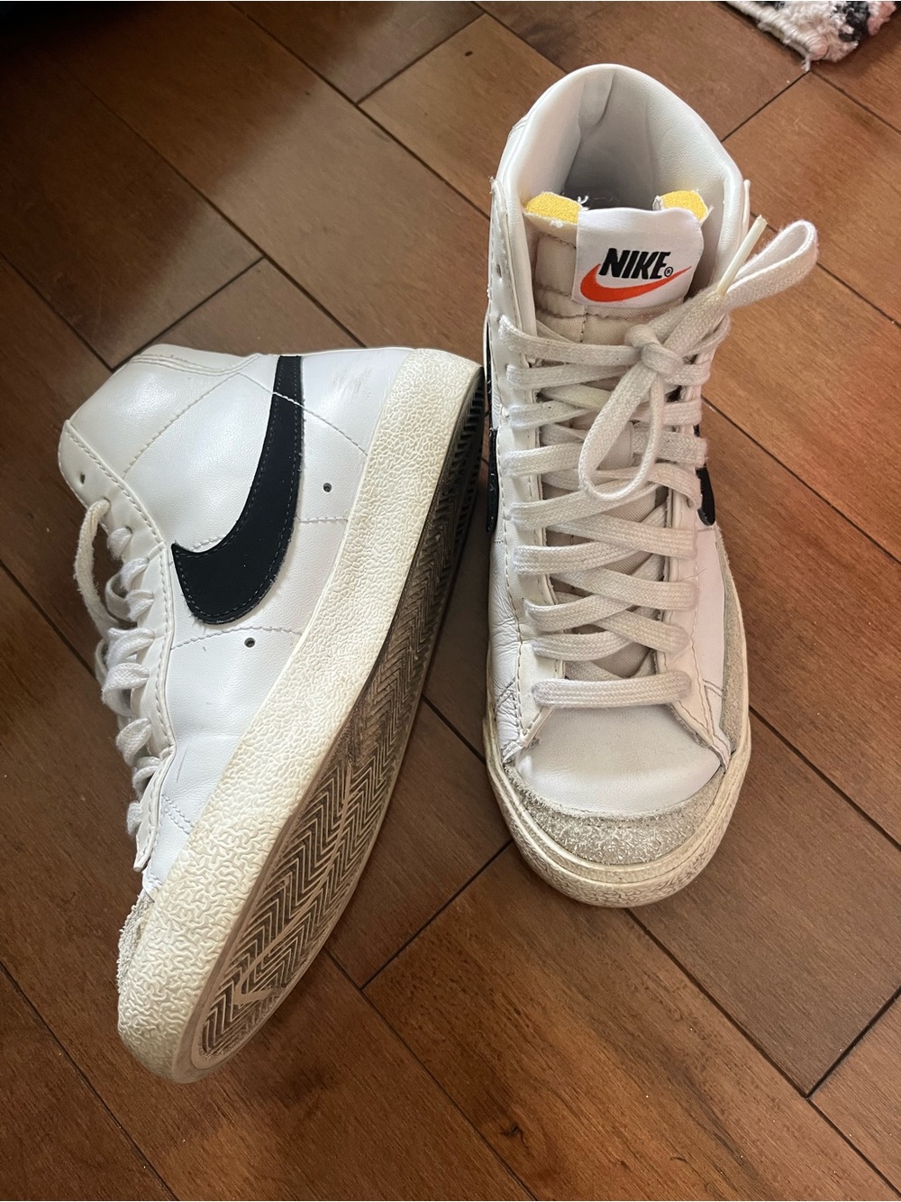 Nike Blazer Mid Sneakers